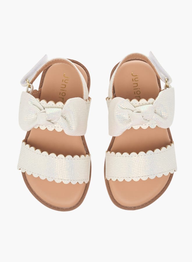 جونيورز صنادل بناتي بتزيين فيونكة وإغلاق بشريط لاصق - Image 2