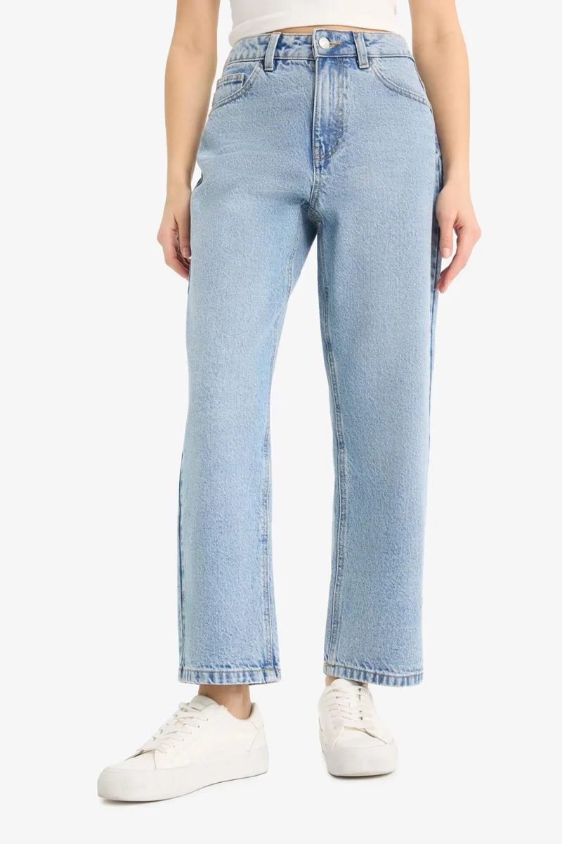 Defacto  Straight Fit Regular Hem Jeans for Women | Best Price UAE