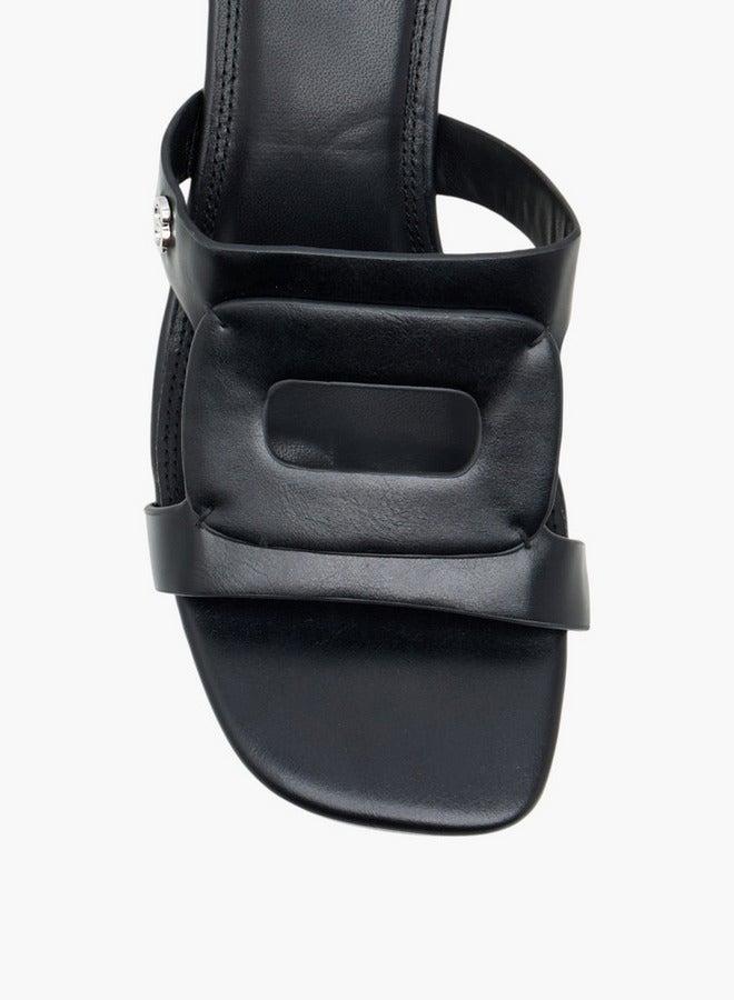 سيليست صنادل نسائية سهلة الارتداء بكعب عريض بنقوش بارزة - Image 4