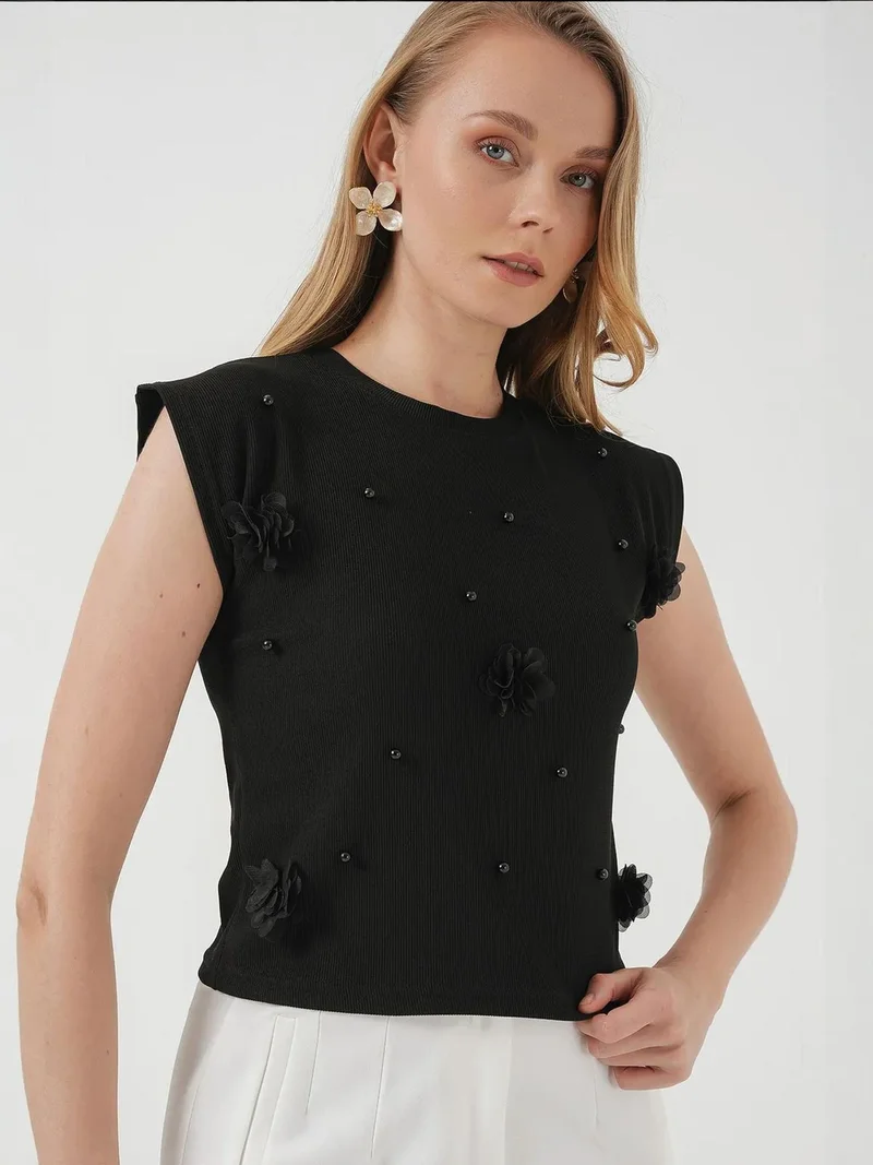 BIG DART BDART Embroidered Crop Blouse with Crew Neck