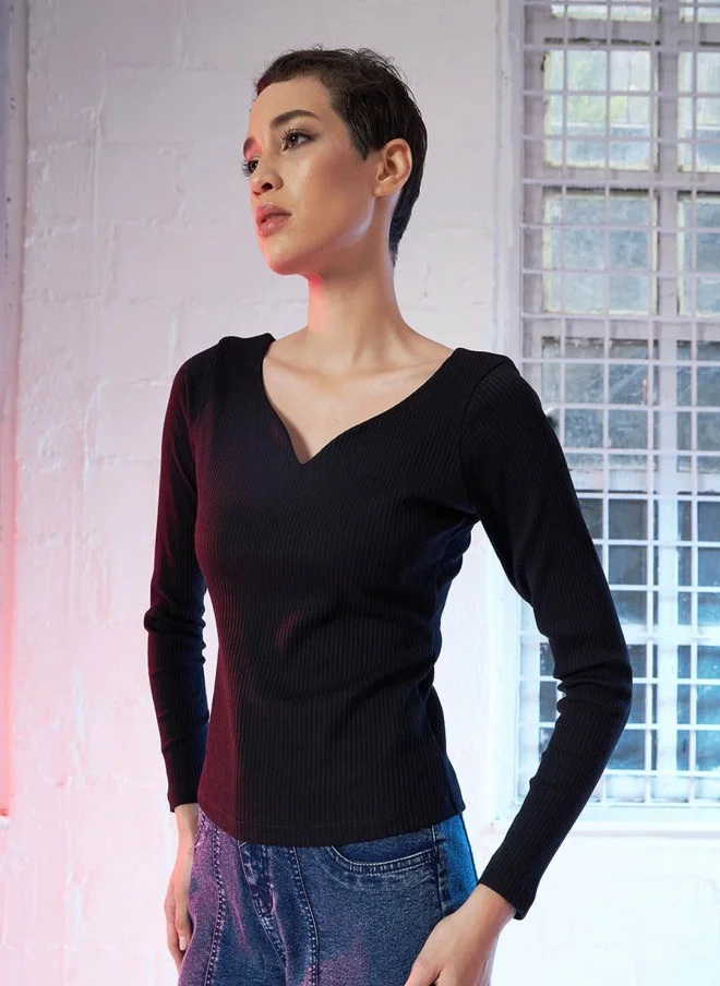 SASSAFRAS Fitted Black Sweetheart Neck Long Sleeve Top for Women
