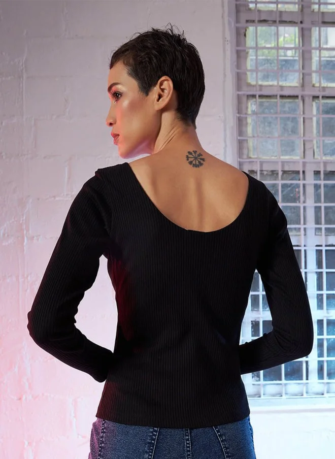 SASSAFRAS Fitted Black Sweetheart Neck Long Sleeve Top for Women