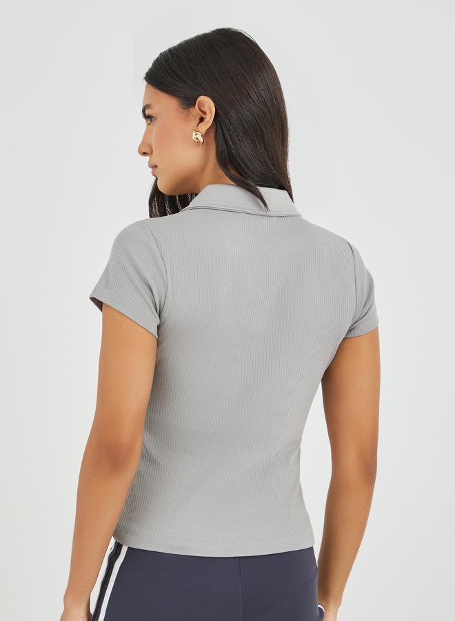 Styli Wide Ribbed Contrast Badge Detail Cropped Polo T-Shirt - Image 4