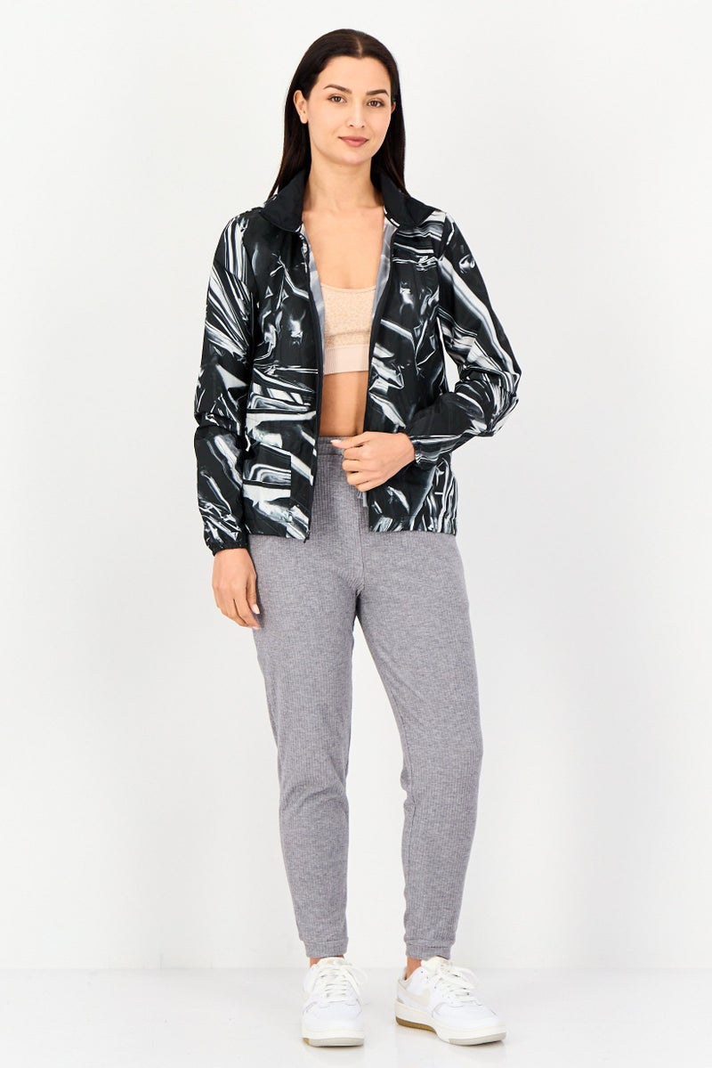 Nike Women Sportswear Fit Long Sleeve Running Windbreaker Jacket, Multicolor - Image 4