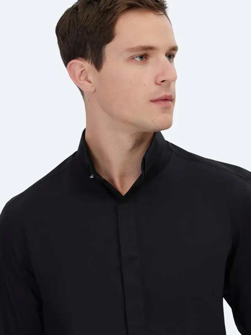 كيب قميص أسود بقصة عادية، مصنوع من القطن الكلاسيكي بنسبة 100%