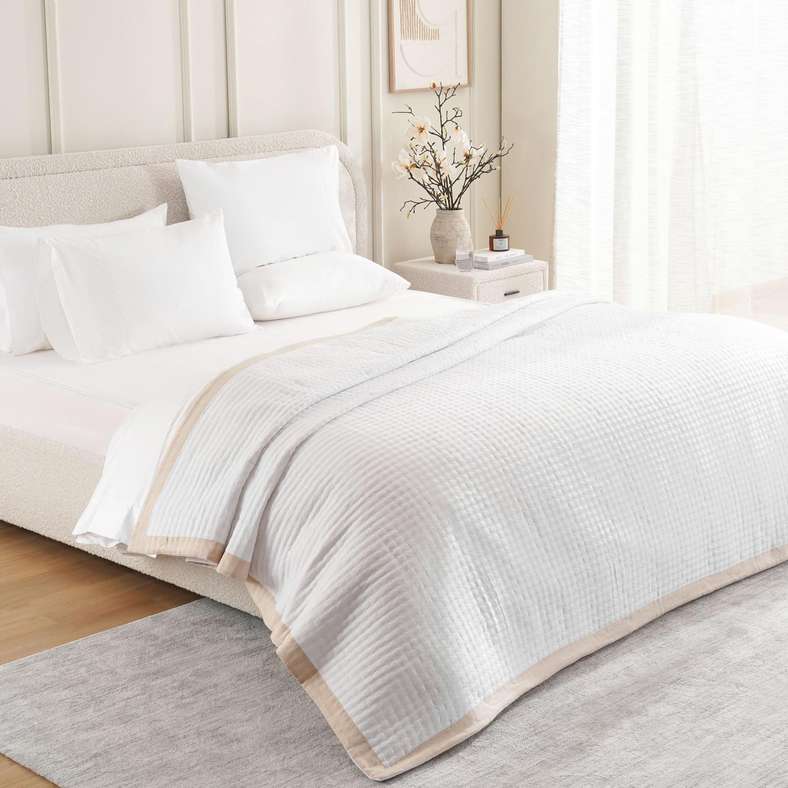 غطاء سرير أوليفيا بحدود 220x240 سم - بيج