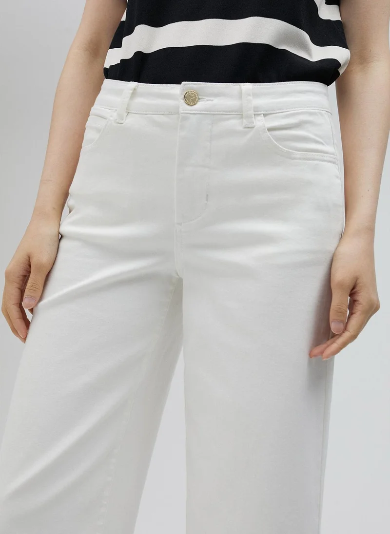 لولا كساديمونت جينز مستقيم