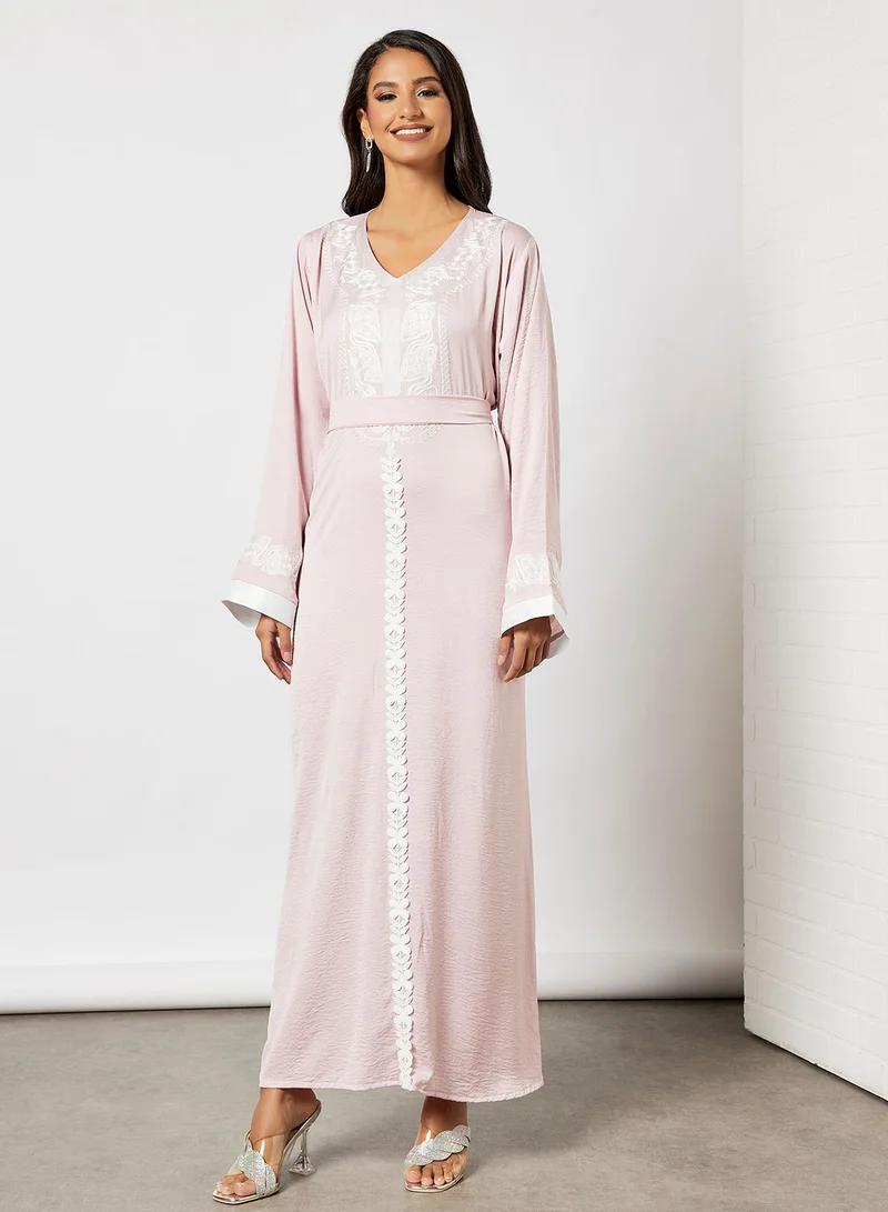 Hayat Jalabiya With Bright  Abstract Embroidery In Front And Wrist With Belt