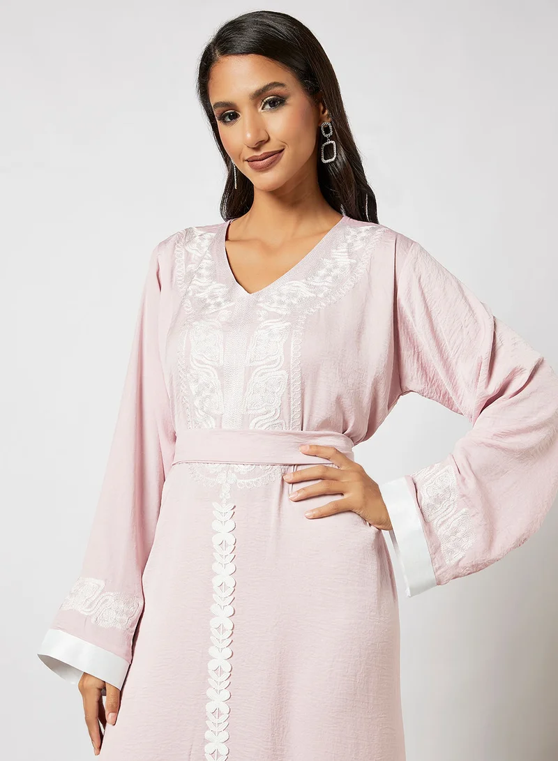 Hayat Jalabiya With Bright  Abstract Embroidery In Front And Wrist With Belt