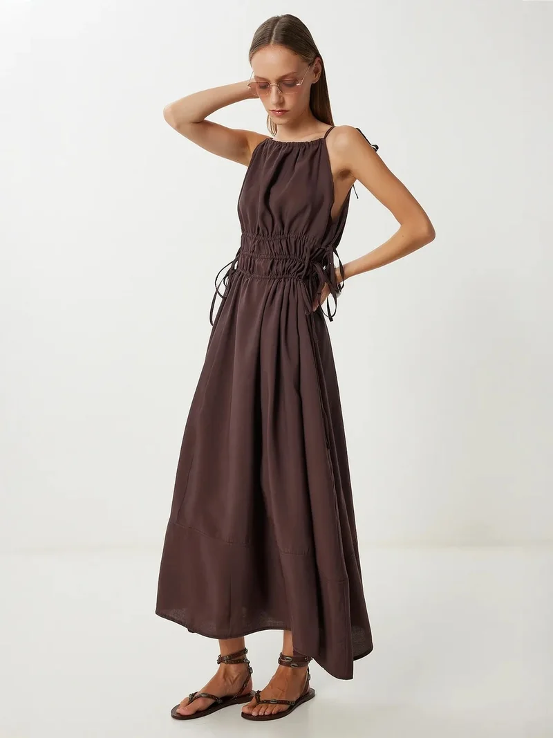 السعادة في إسطنبول ISTANBUL Halter Neck Tie Detail Midi Dress