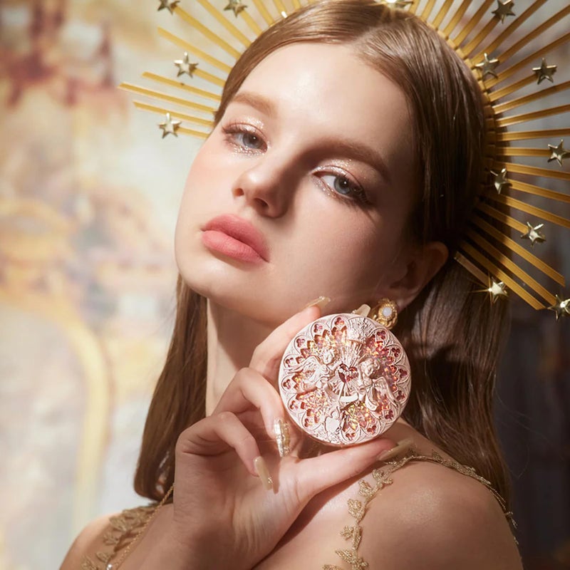 Flower Knows هايلايتر مزخرف من فلاور نوز ليتل أنجل - مسحوق هايلايتر أبيض ضوء القمر، توهج ضوء القمر طويل الأمد، لمسة كريمية بيضاء وبريق دافئ خفيف، لمسة مخملية وخفيفة الوزن (L03 نشيد الترانيم) - Image 5
