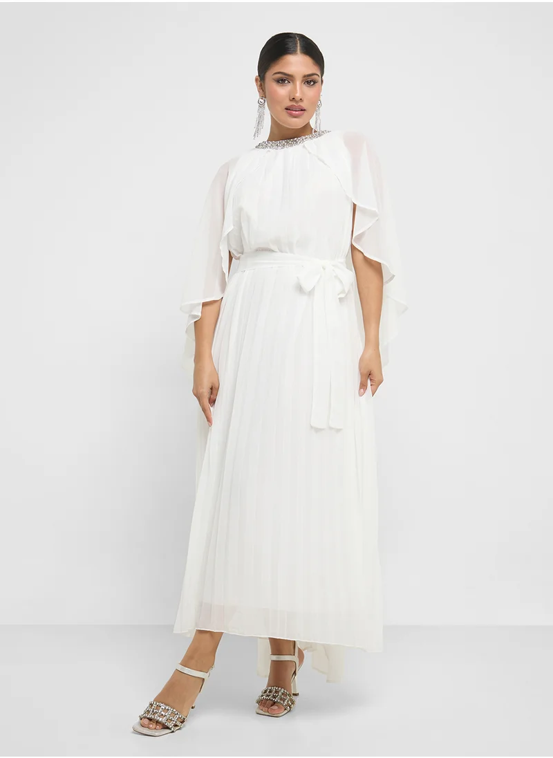 خزانة Cape Sleeved Pleated Dress