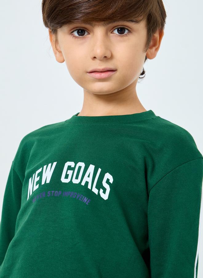 ستايلي طقم من بنطال جوغر وسويتشيرت بطبعة كتابة - Image 4