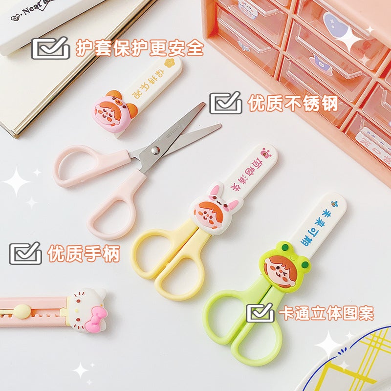 مقص صغير محمول لطيف على شكل كرتون سكين قطع ورق للأطفال مع غلاف واقي سكين قطع ورق للبنات على شكل قلب مقص يدوي - Image 4