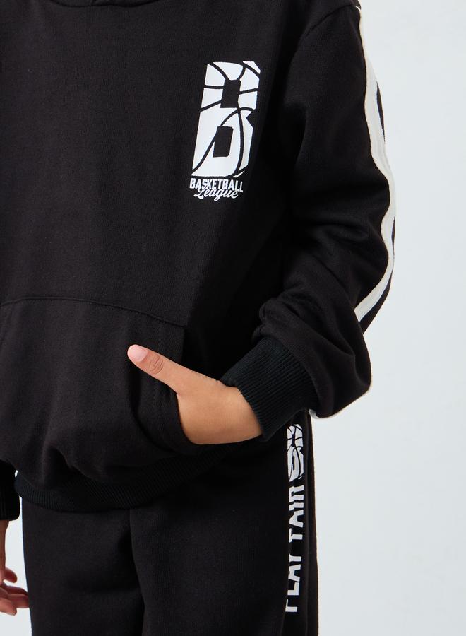 ستايلي طقم منسق من جوغر وهودي بطبعة جرافيك - Image 3