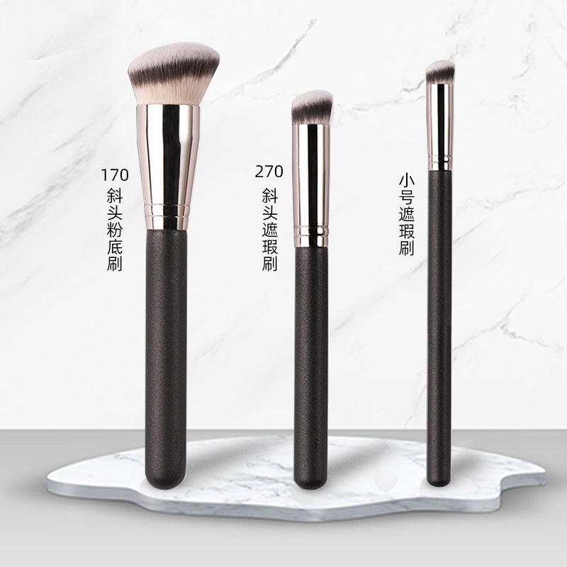 270 Concealer Brush – Nylon Bristles with Wooden Handle for Makeup Application - Image 3