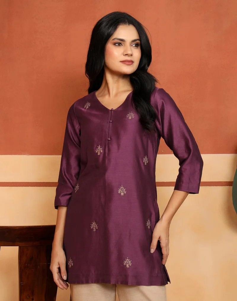 فاب انديا Purple Cotton Silk Embroidered Slim Fit Short Kurta