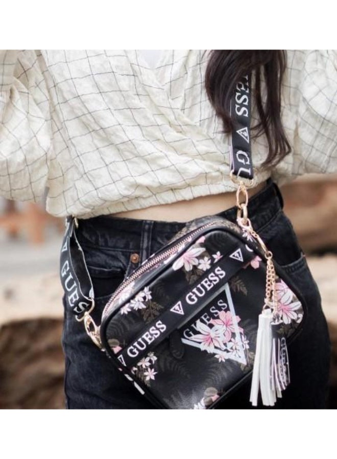 GUESS A distinctive Guess bag for women  - Image 4