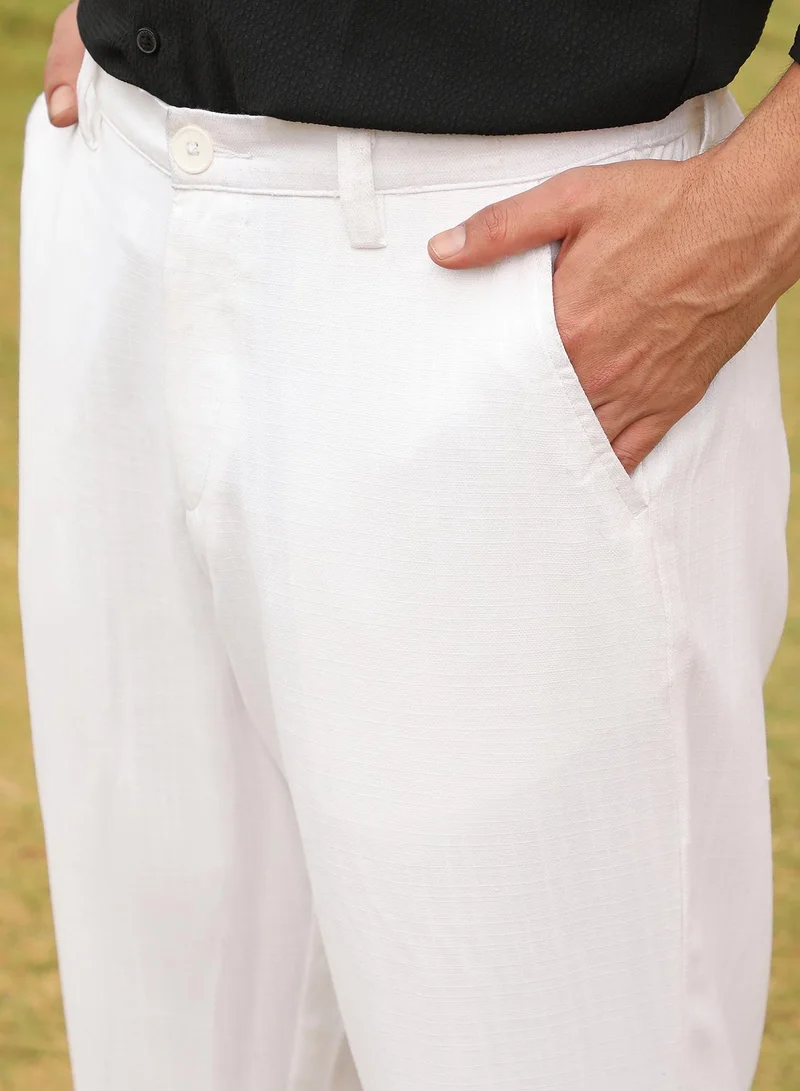 Campus Sutra Campus Sutra Men's Chalk White Tailored Linen-Blend Trousers For Casual Wear | Tailored Fit | 4 Pockets | Button Closure | Trousers Crafted With Comfort Fit For Everyday Wear