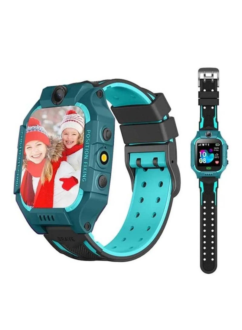 دي إل سي  ساعة ذكية للأطفال مزودة بنظام تحديد المواقع العالمي (GPS) وكاميرا عالية الدقة.