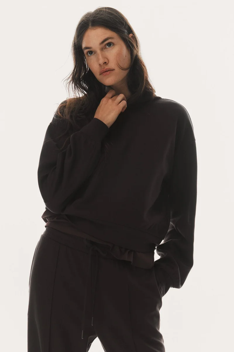 اتش اند ام هودي  من نسيج فائق النعومة