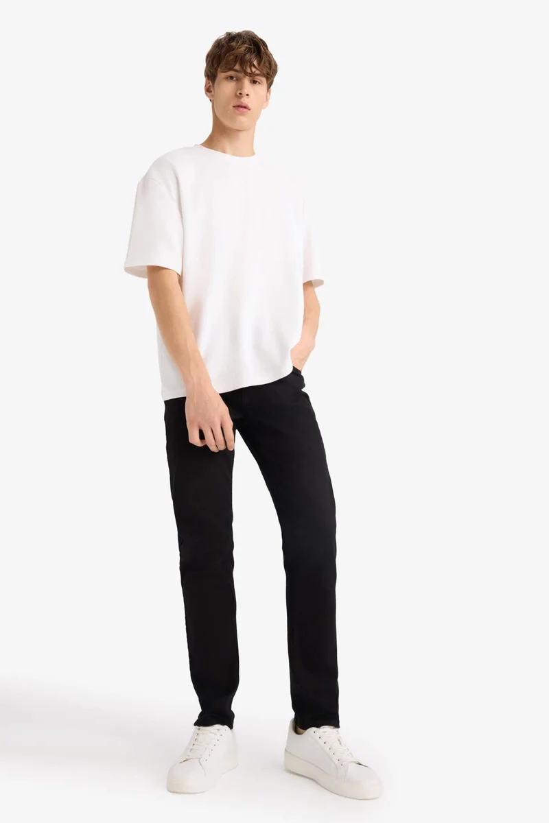 Defacto  Pedro Slim Fit Regular Waist Skinny Leg Jeans for Men | Best Price UAE