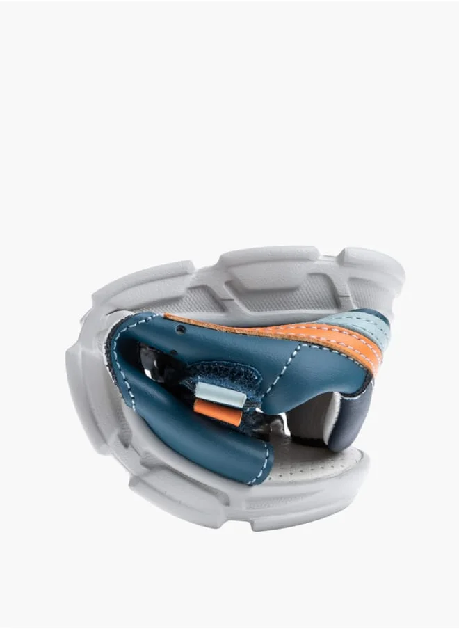بابلوسكي Boys' Textured Floaters With Hook And Loop Closure