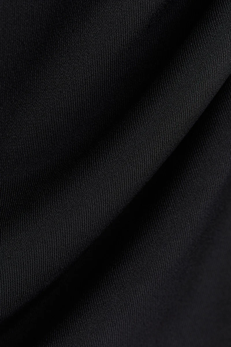 اتش اند ام بلوزة بقبة عالية