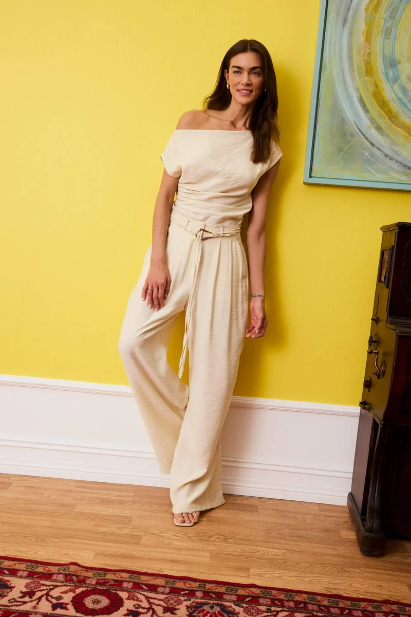 ديفاكتو Fitted Boat Neck Blouse
