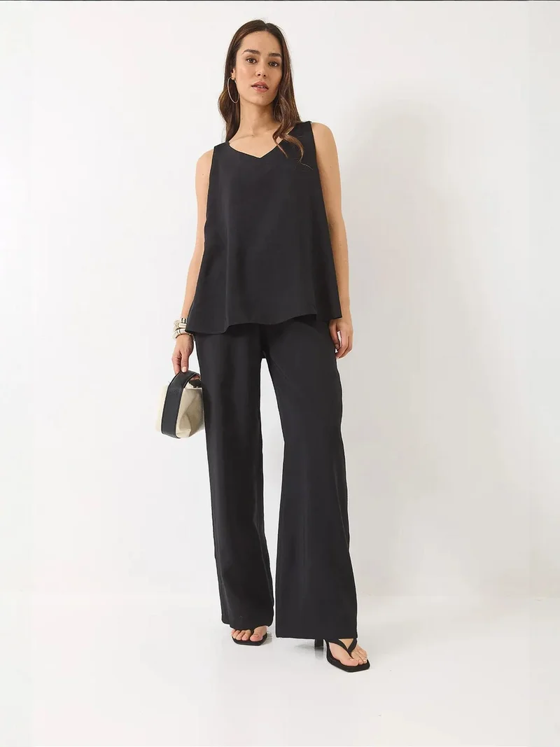 بيانكو لوتشي طقم قطن بلوزة وبنطلون بياقة على شكل حرف