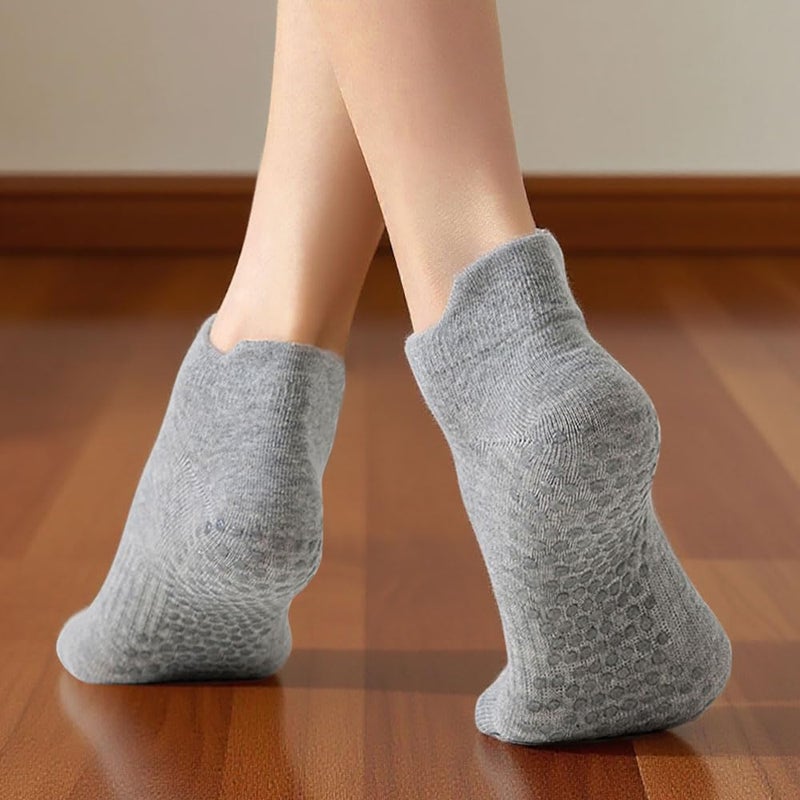 kepiibi 6 Pairs Black White Pilates Grip Socks, Non Slip Yoga Grippy Crew Socks for Barre Hospital Barefoot Workout Dance Ballet - Image 3