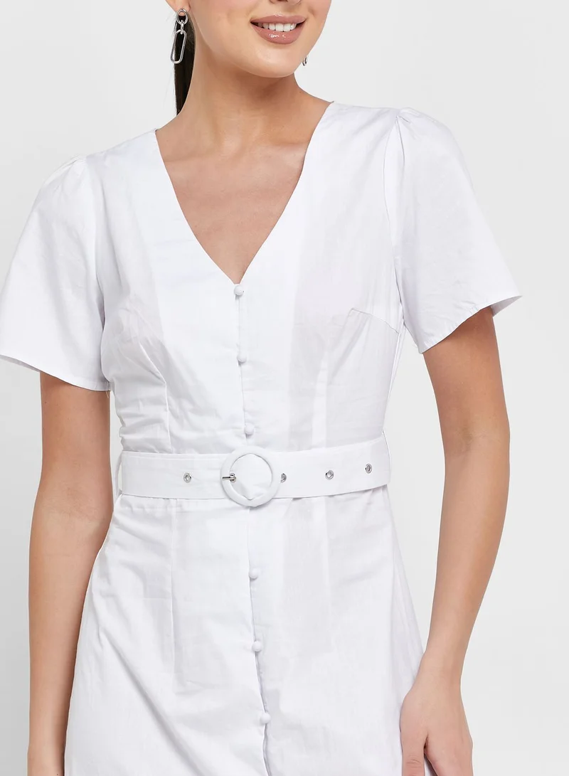 كويز فستان بياقة V