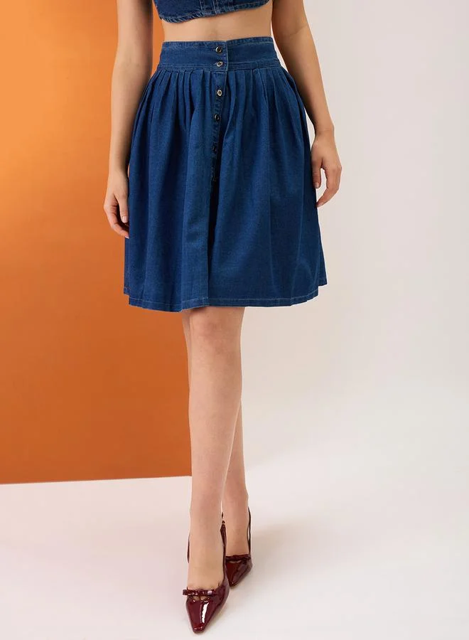 جلو باص تنورة قصيرة بكسرات وأزرار أمامية