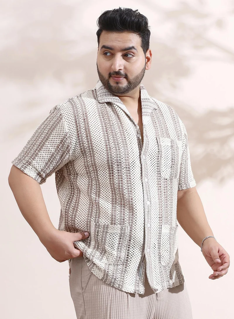 انستافاب بلس قميص رجالي مفتوح محبوك مخطط باللونين الأبيض العاجي والبني بياقة ممتدة وأكمام قصيرة وفتحة أزرار، مقاس كبير، مريح للارتداء اليومي الكاجوال