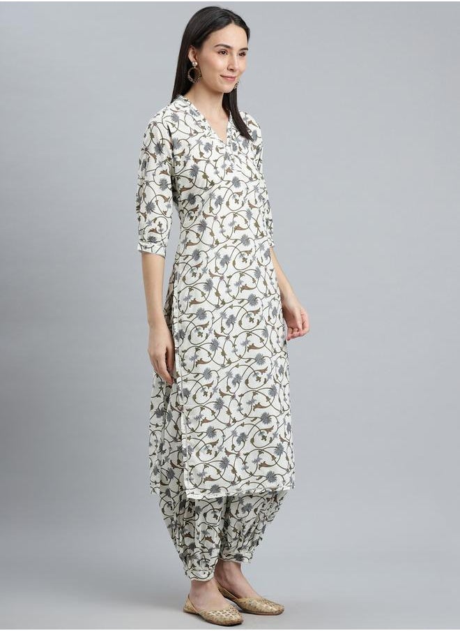 Libas Printed Straight Kurta and Printed Salwar with Dupatta Set by Styli  - Image 3