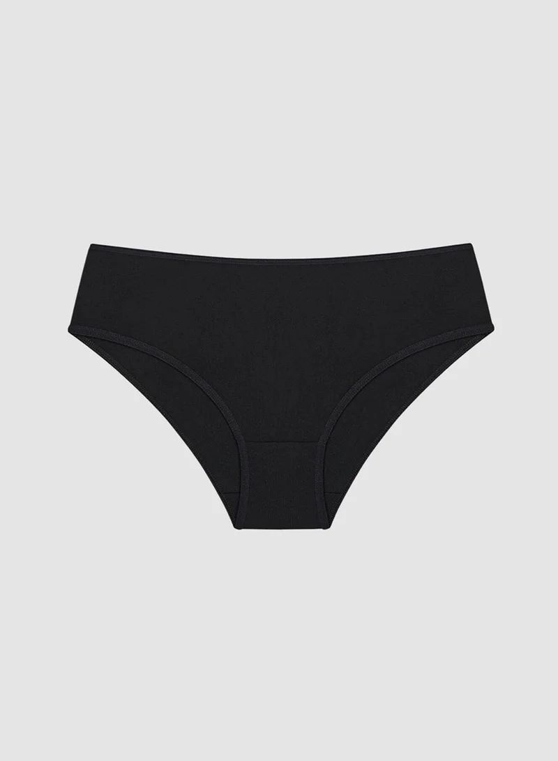 بنتي سراويل داخلية بسيطة بنقشة الورود - عبوة من  قطع