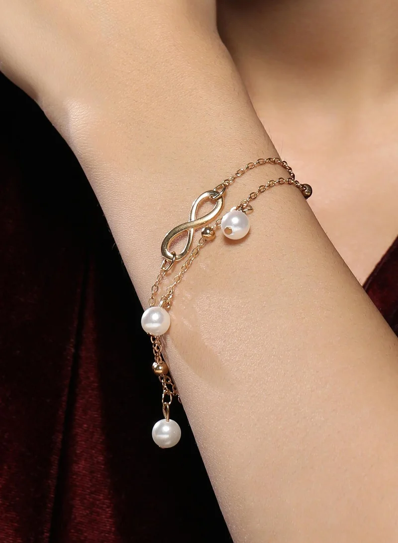 سوهي سوار نسائي متعدد الخيوط بتصميم لانهائي من اللؤلؤ الصناعي بلون ذهبي كاليفورنيا بإبزيم مخلبي