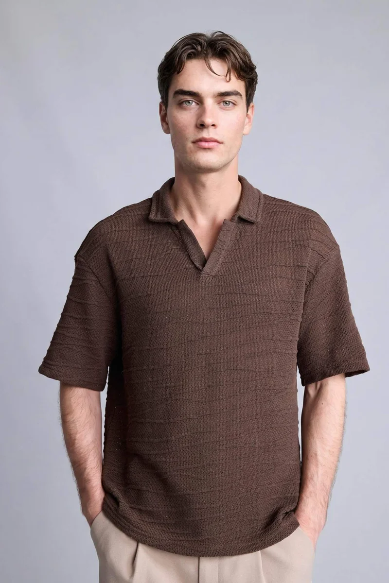 ديفاكتو Boxy Fit Polo Collar Short Sleeve Polo T-Shirt