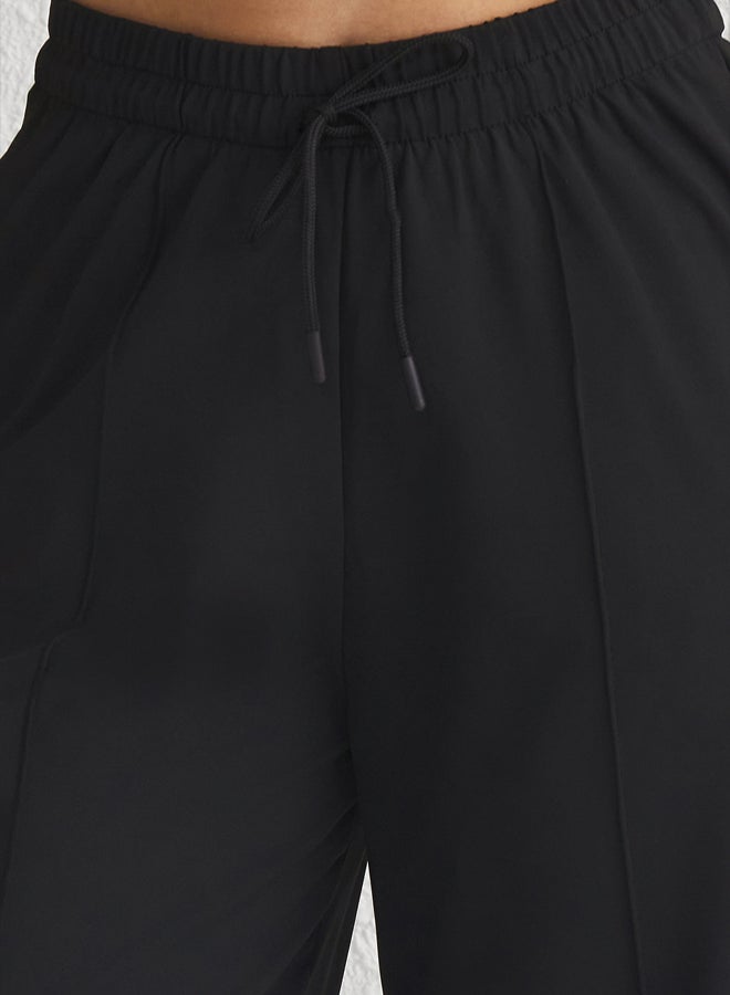 trendyol Black Diver/Scuba Fabric Pocket and Tied Sports Knitted Sweatpants  - Image 4