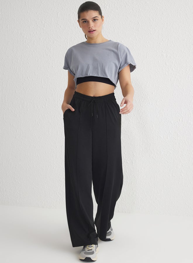 trendyol Black Diver/Scuba Fabric Pocket and Tied Sports Knitted Sweatpants  - Image 3