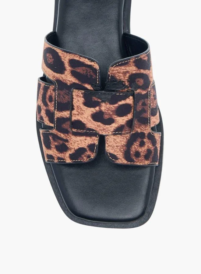 سيليست صنادل نسائية سهلة الارتداء بلون سادة