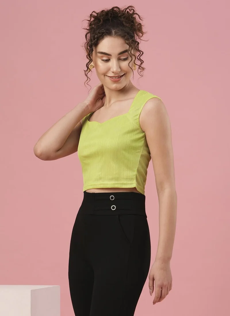 جلو باص بلوزة نسائية قصيرة بدون أكمام بياقة قلب خضراء