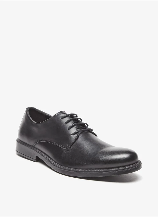 لو كونفورت Solid Derby Shoes with Lace-Up Closure