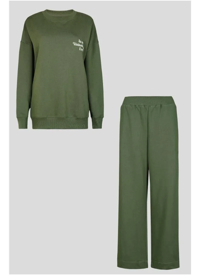 نسيسيرا Unbothered Era Terry Travel Co-ord Set