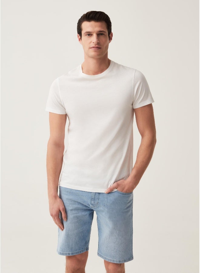 او في اس شورت برمودا دينم مطاطي بقصة عادية - Image 1