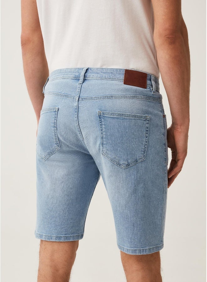 او في اس شورت برمودا دينم مطاطي بقصة عادية - Image 3