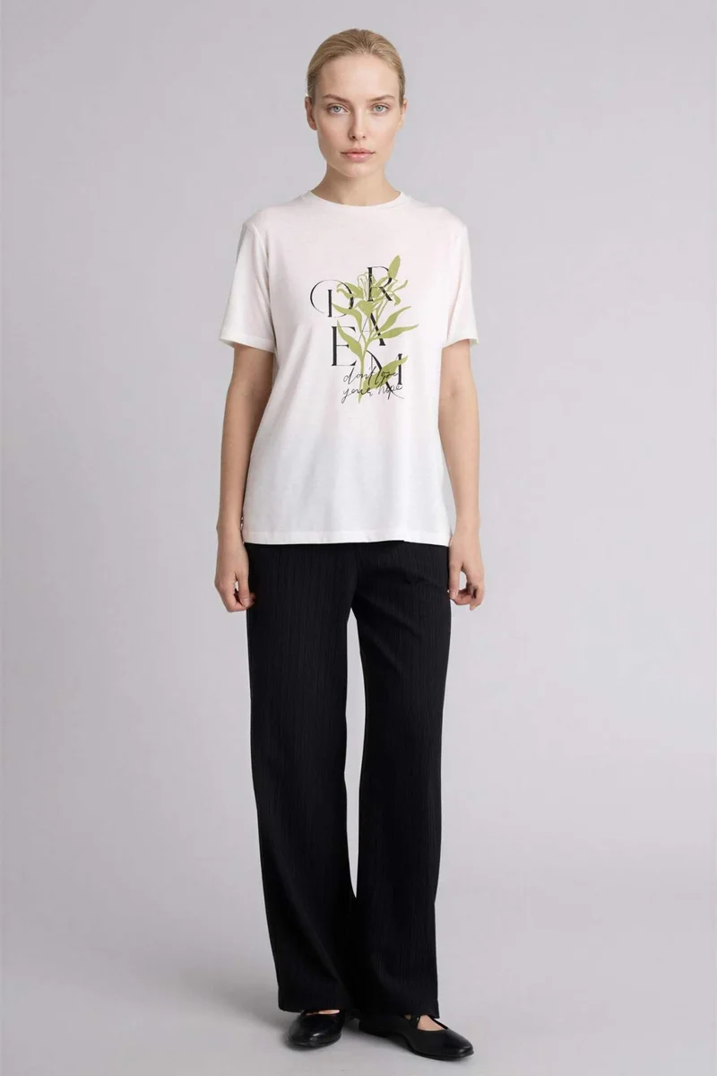 ديفاكتو Regular Fit Straight Leg Waffle Textured Trousers