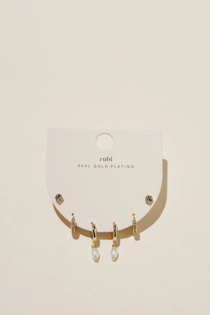 روبي ثلاث قطع أقراط صغيرة