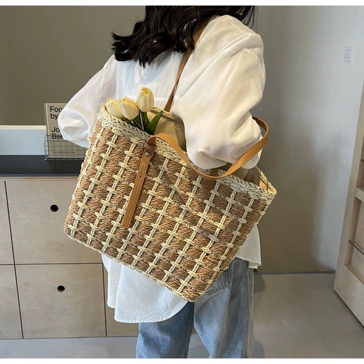 Hand-Woven Color-Blocked Straw Bag – Large Capacity Shoulder Tote for Women - Image 4