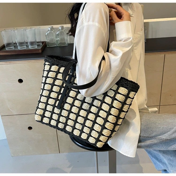 Hand-Woven Color-Blocked Straw Bag – Large Capacity Shoulder Tote for Women - Image 2